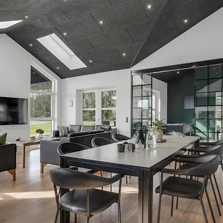 Stunning In With Kitchen *